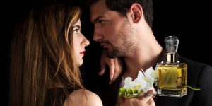 Perfumes com Feromônio conseguem fazer alguém se apaixonar Não é bem assim...