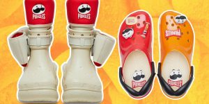 Collab entre Pringles e Crocs traz calçados inusitados em edição limitada