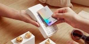 Nubank Ultravioleta anuncia Conta Global, ideal para quem gosta de viajar