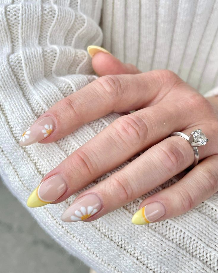 unhas francesinhas amarelas