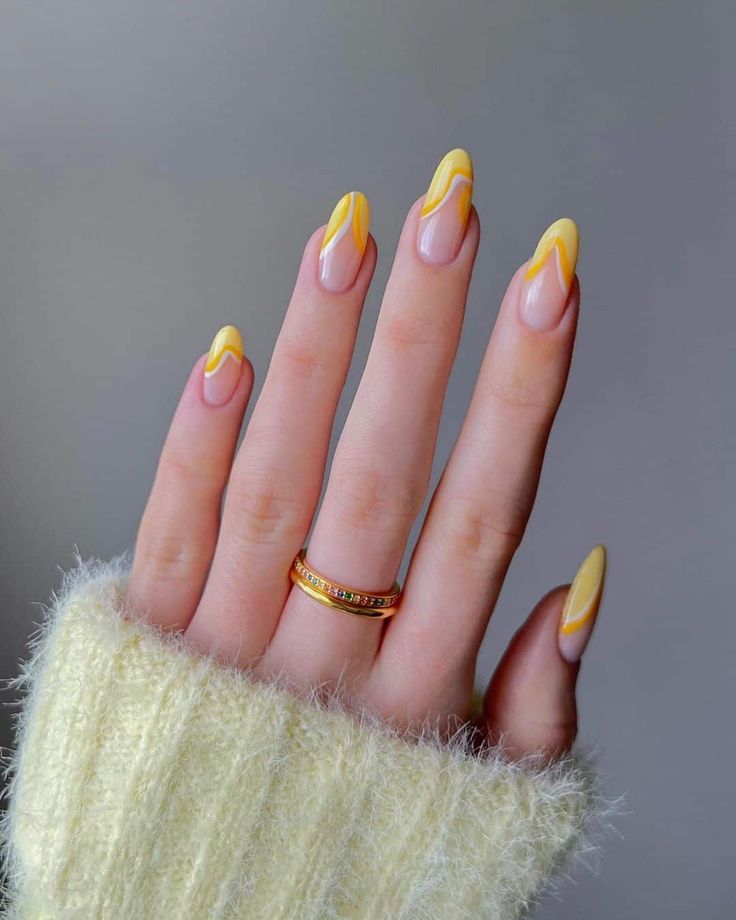 unhas francesinhas amarelas