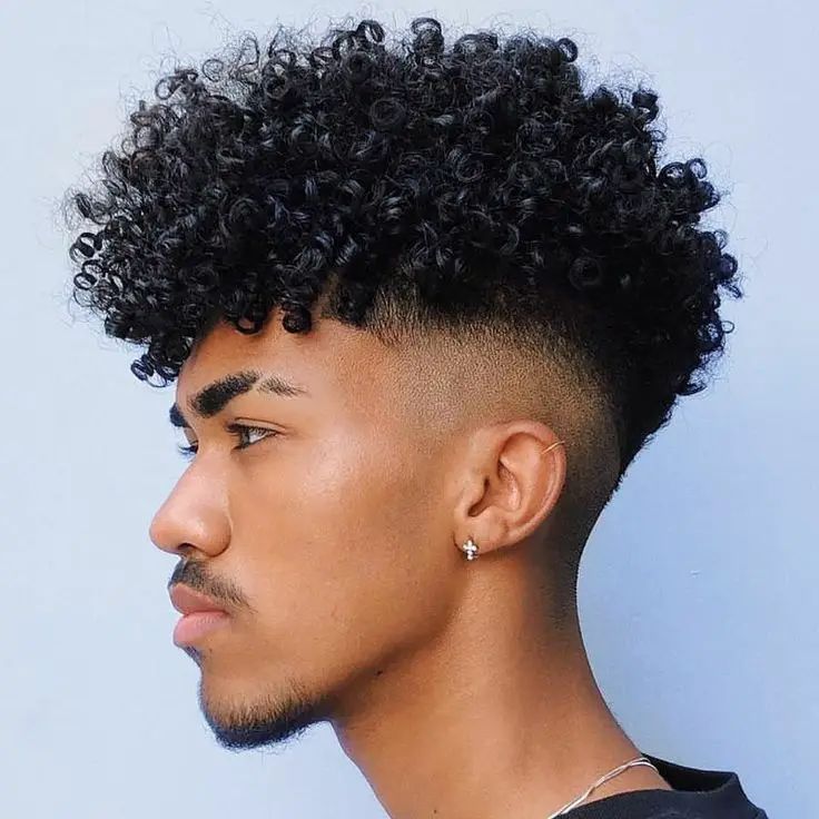Low Fade em Cabelo Cacheado