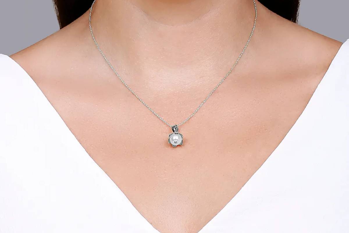 Colar com pingente de pérola morana