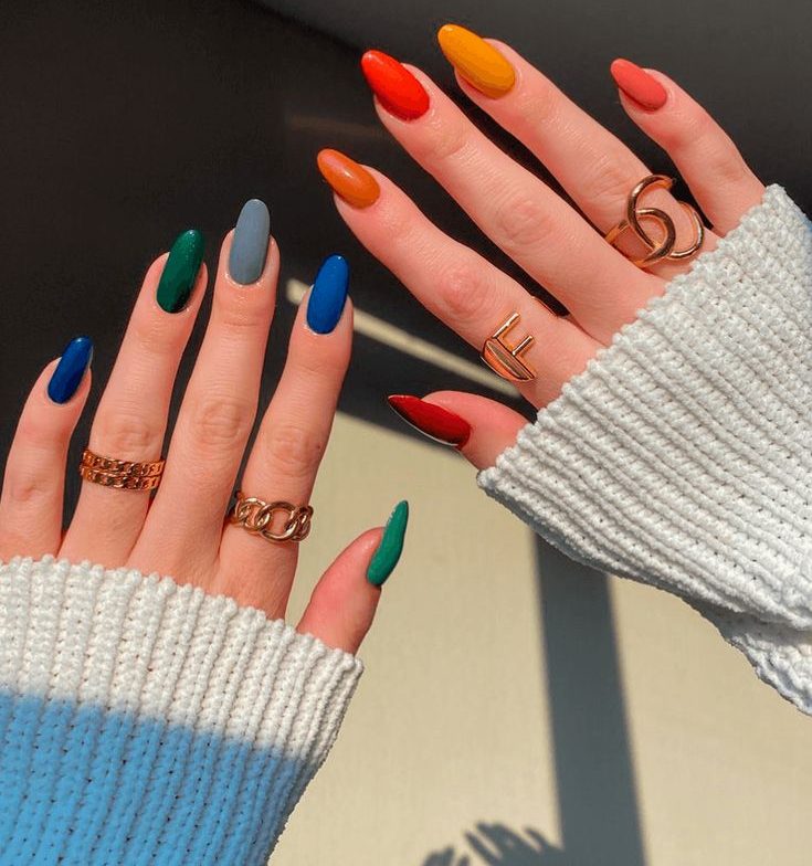 unhas simples coloridas festa junina