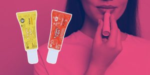 dois frascos de sabores diferentes do hidratante labial Candy Lips da Isis Make Up