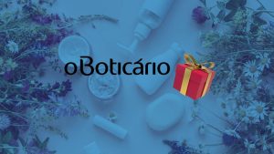 Montagem com a logomarca do Boticário em destaque e um ícone de caixa de presente ao lado