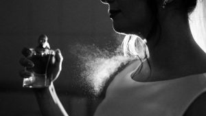 perfumes da Avon que grudam na pele de forma surpreendente